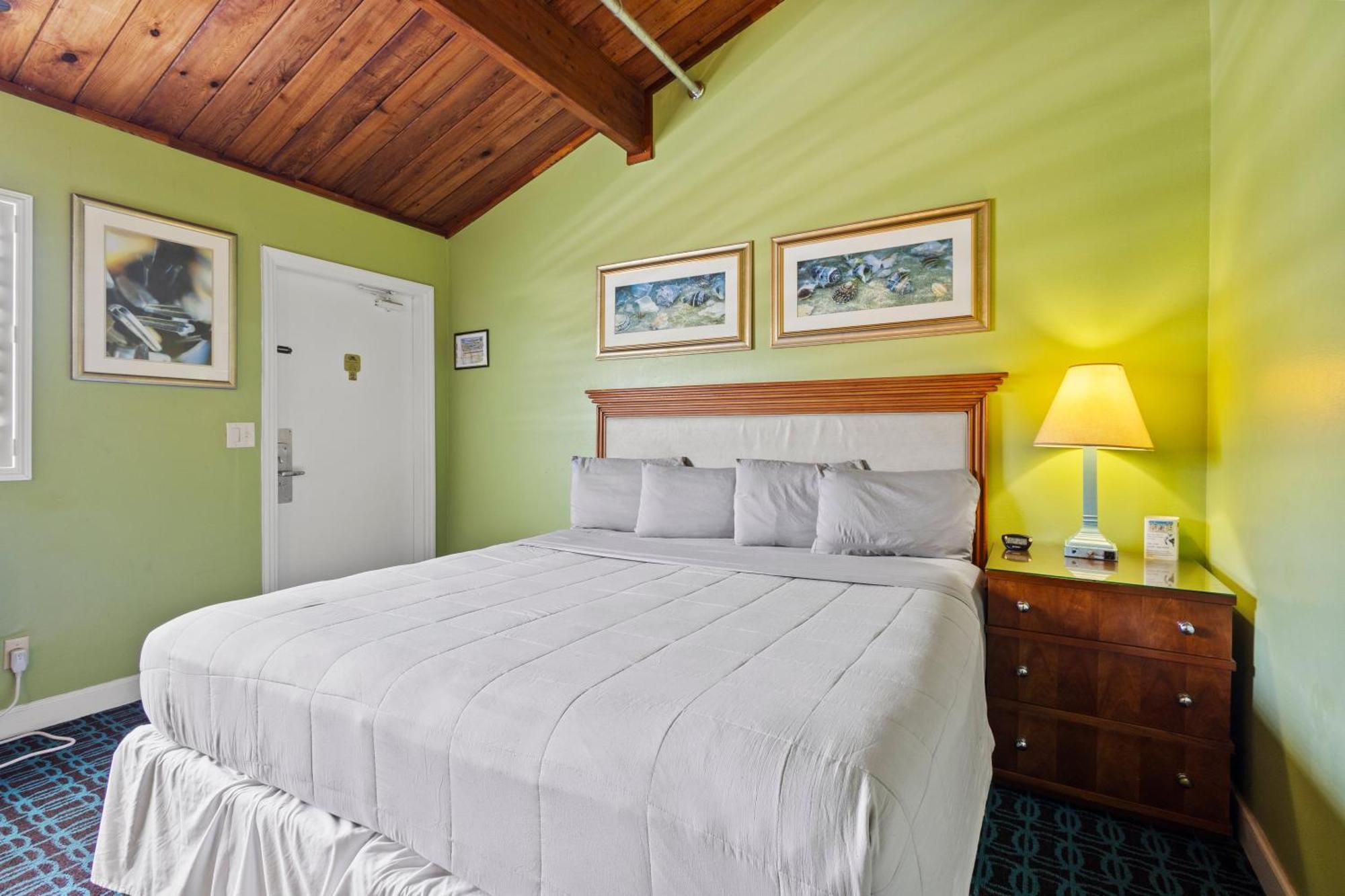 Oceanfront Inn, Inlet View Room, King Bed, #14 Форт Пирс Экстерьер фото